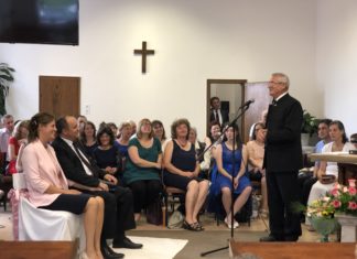 Lelkipásztor-beiktatás és bemerítés Őrbottyánban