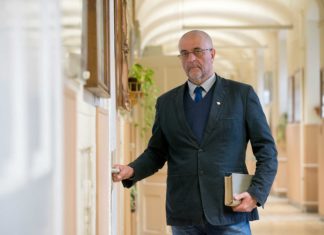 Érettségik előtt és közben a pécsi Széchenyiben