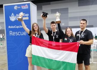 Világbajnoki első és második helyen a magyar robotikások!