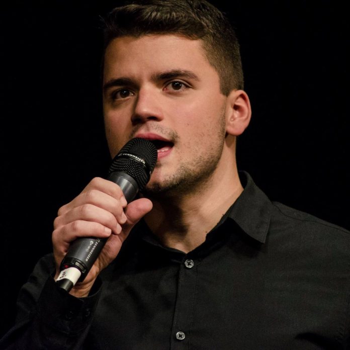 Balázs André beszél