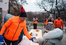 Komplex szolgáltatás hajléktalanoknak: ismét volt „Több mint ételosztás”