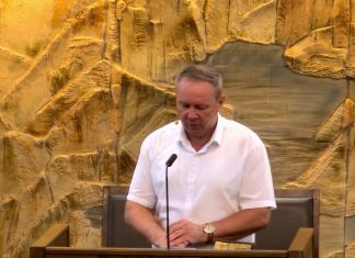 2026-08-23-de Komlósi Sándor: Nem kívánt életváltozás – Debrecen
