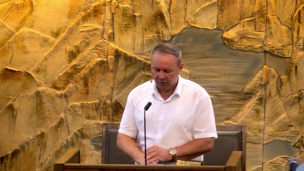 2026-08-23-de Komlósi Sándor: Nem kívánt életváltozás – Debrecen