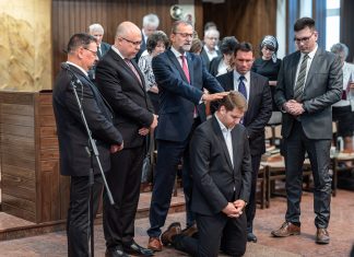 Lelkipásztor-avatás és -beiktatás a Debreceni Baptista Gyülekezetben